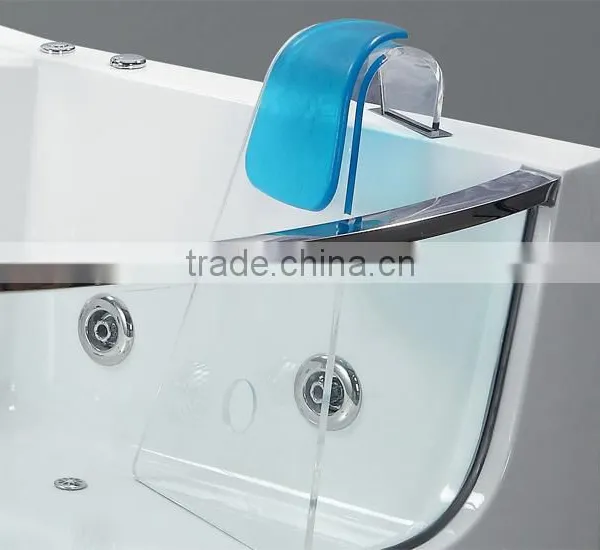 Q322M Cupc Acrylic Bathtub/ Cheap Air Bubbles Massage Bathtub photo-3