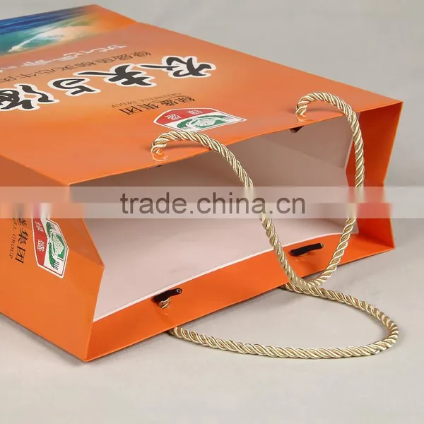 Accept Custom Order Offset Printing Surface Laminated Hand Length Handle Luxury Shopping Recycled Gift Packaging Paper photo-4