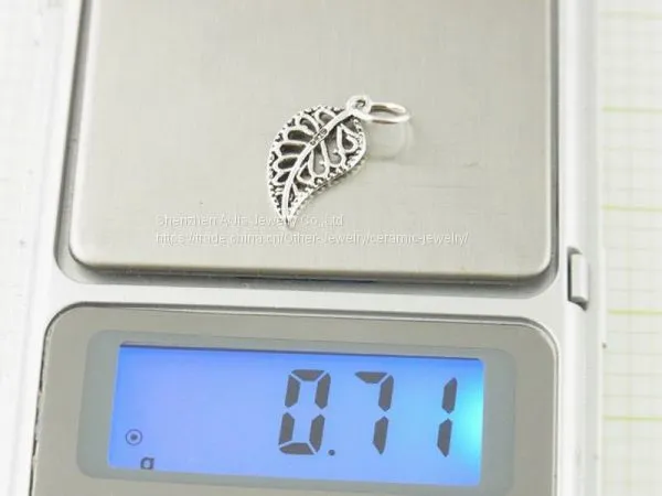 DIY-сережкинные украшения из серебряных листовых бусин для браслетов photo-2