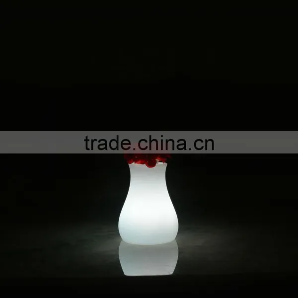 Battery Operate Color Changing LED Desk Decoration Light Modern Table Lamp photo-3