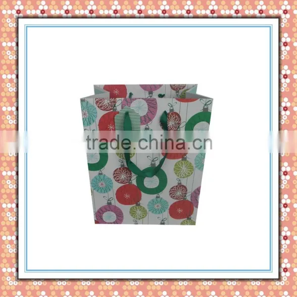 Manufacturing Cute Two-side Offset Paper Bag Gift photo-3