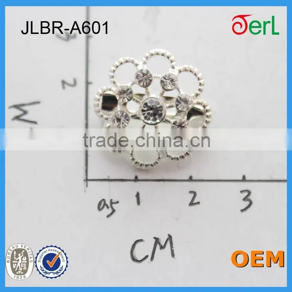 Shinning Small Flower Clear Crystal Alloy Flower Rhinestone Brooch photo-4