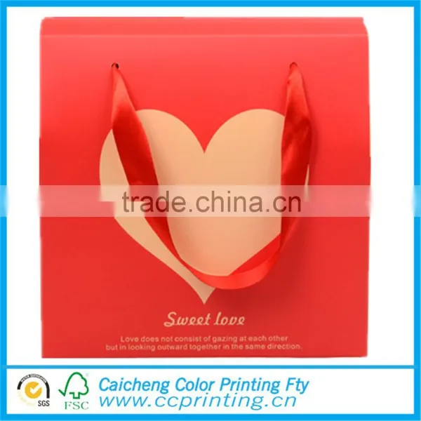 Promotional Wedding Gift Paper Bag With Heart Window photo-4