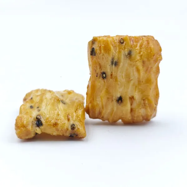 Factory Supply Low Oil Baked Soy Sauce Black Sesame Rice Crackers, Savory Japanese Style Rice Snacks, Custom Flavor photo-3