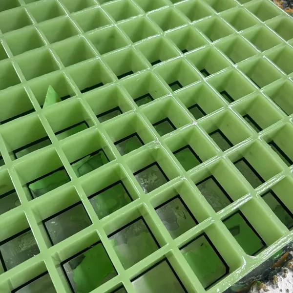 38x38mm Corrosion Resistant FRP Molded Grating for Industrial Walkway Use
