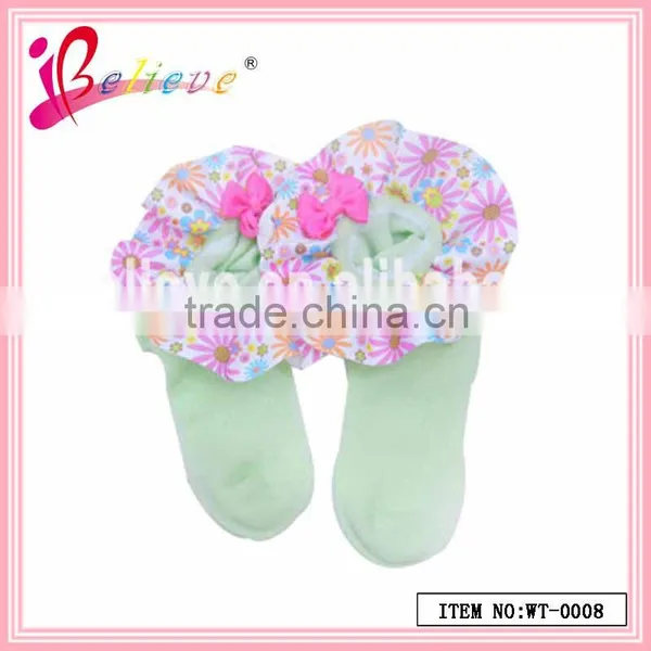 Hot Sale Baby Products Made in China Ribbon Decoration Nice Soft Baby Christmas Socks (WT-0006) photo-3