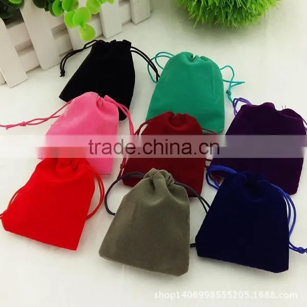 7*9cm In Stock Red Velvet Gift Pouch With Drawstring photo-5