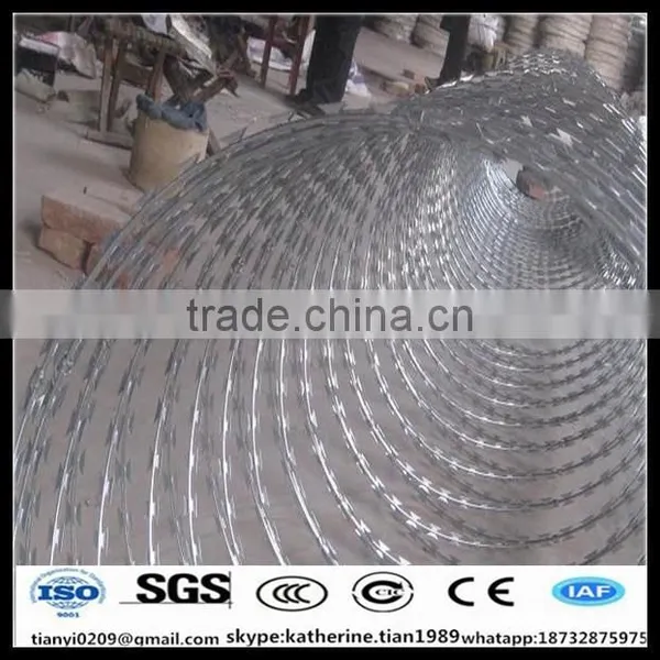Hot Dipped Galvanized Concertina Razor Barb Wire With Sharp Blade for High Security photo-3