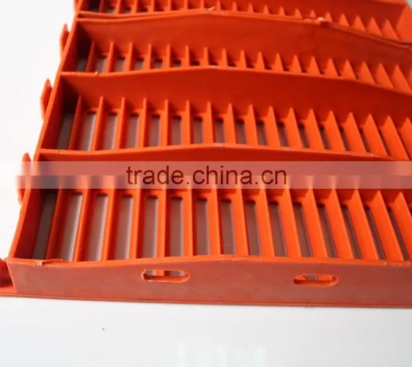 Red Color 500mm*700mm Poultry Animal Plastic Floors for Pig Farm photo-4
