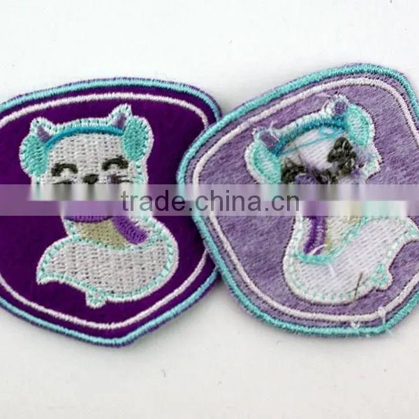 2014 Fashion Customized Embroidery Patch on Fabric/Customized Logo Embroidery Patch photo-2