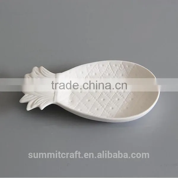 Table Decoration Ceremic Golden and White Pineapple Tray photo-4
