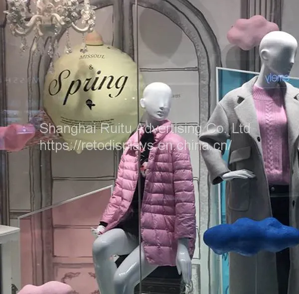 NEW YEAR WINDOW DISPLAY PROPS