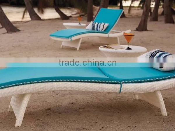 Extra Large Portable Light Weight Tommy Bahama Chair photo-2