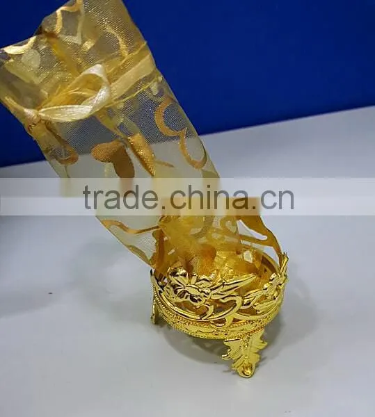 OEM and ODM Round Plastic Candy Packaging Gift Box for Wedding photo-6