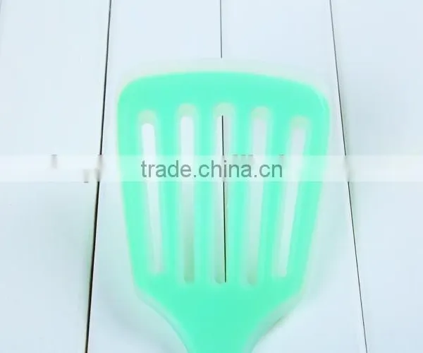 Square Silicone Shovel With Stainless Stick Handle photo-3