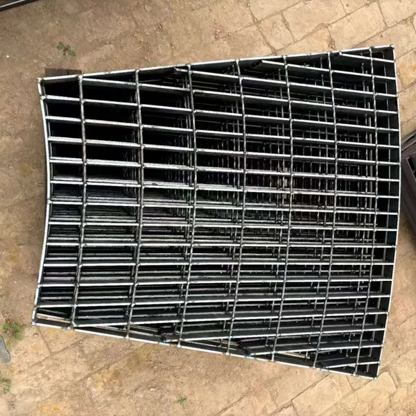 Galvanized Steel Grating 30x3mm Load Capacity 1 Ton for Industrial Flooring