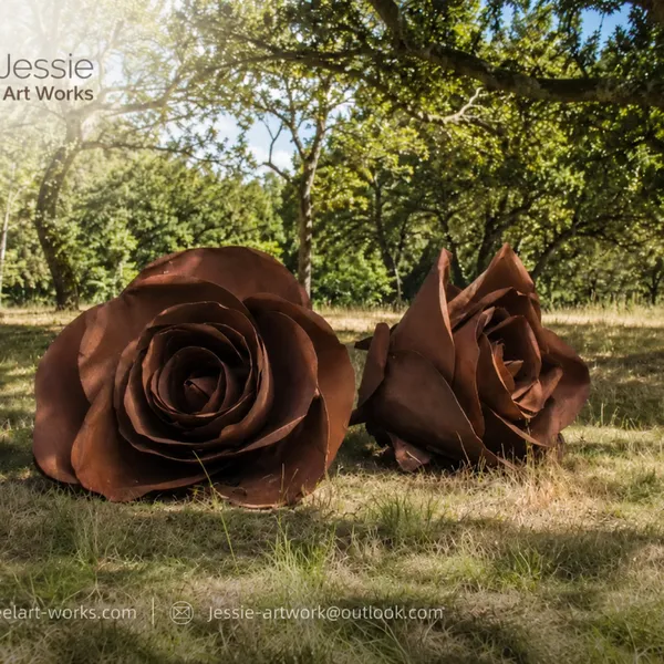 Metal Rose Floral Statue for Hotel and Resort Landscape photo-2