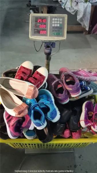 Mixed Used Shoes A and B Grades Depending on What You Ask for and Your Market. photo-3