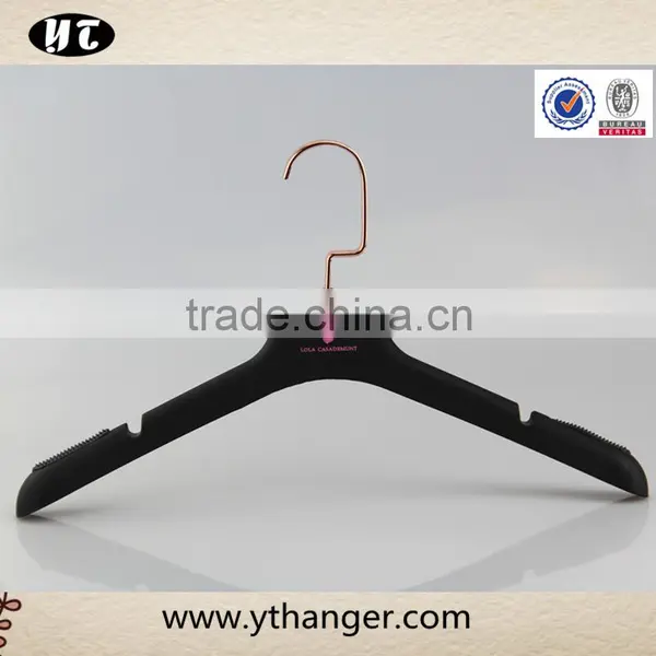 Black Rubber Hanger With Wide Shoulder for Coat photo-4