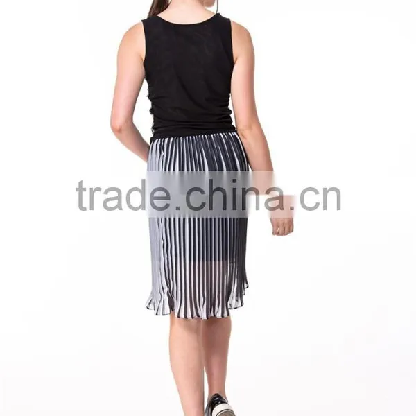 2017 New Arrival Lovely 2 Pieces Set Christmas Beaded Top and Pleated White & Black Skirt photo-2