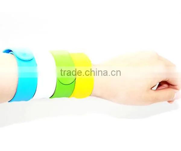 Cheap 4GB 8GB 16GB Red / Yellow Bracelet USB Flash Sticks With Free Logo Custom photo-4