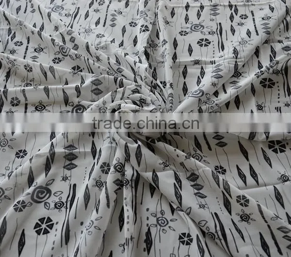 Customize-made Classic Printed Fashion Chiffon Fabric for Lady Dress photo-3