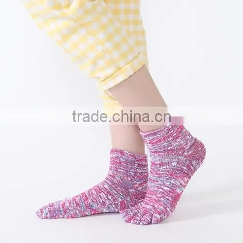 Hot Sale Japanese OEM Best Quality Custom Design Young Girls Injinji Winter Bulk Cotton Rainbow Toe Socks photo-2