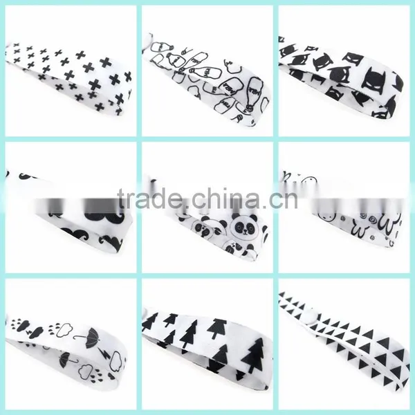 INS Hotsale White and Black Pacifier Clips With Buttons photo-2