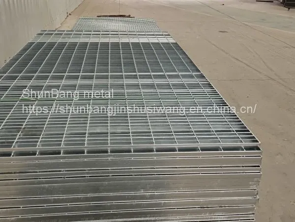 325 Metal Grating: Factory Pressure Welded Steel Grating, Car Wash Room Floor Drain Pool, Sewage Pool Grate, Galvanized Steel Grating photo-4