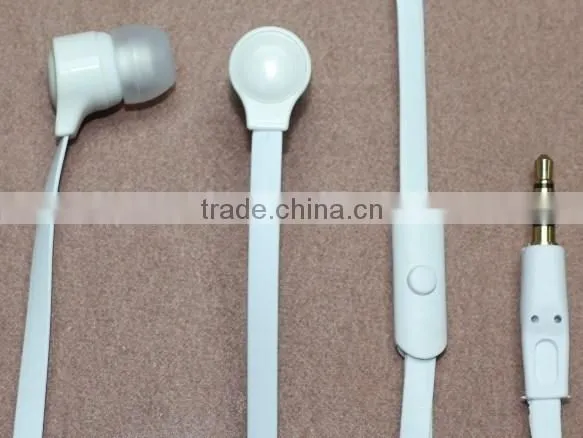 Pure White and Simple Design Stereo Earphone