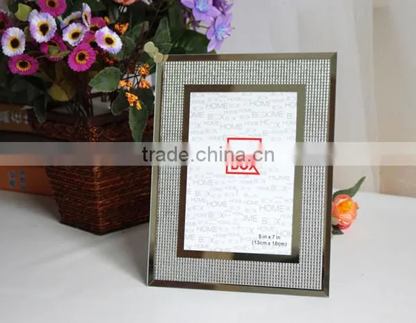 Decorative frameless mirror photo frame