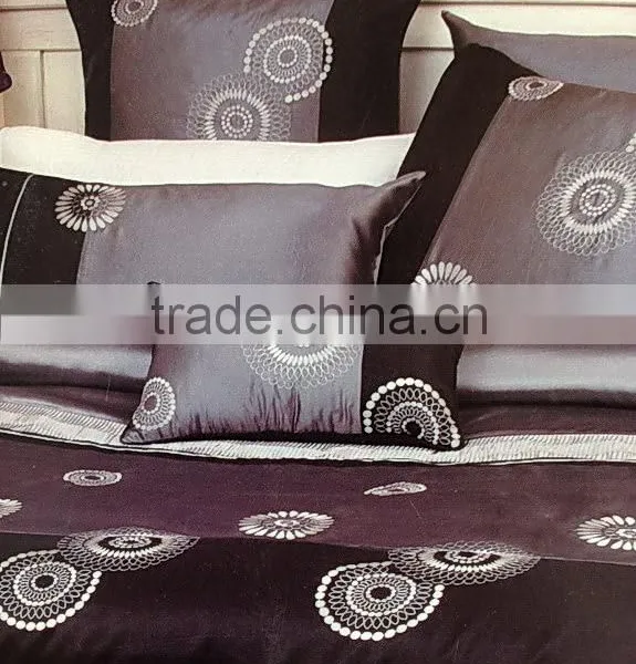 100% Polyester Taffeta Duvet Cover Set With Embroidery