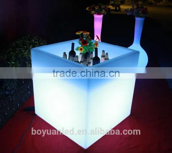 Plastic LED 16 Colors Changing Glowing Cubic Ice Bucket for Wine photo-4