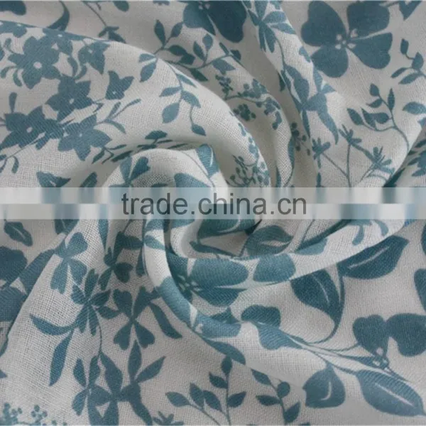 Green Floral Printed Light Wool Scarf With Fringe photo-4