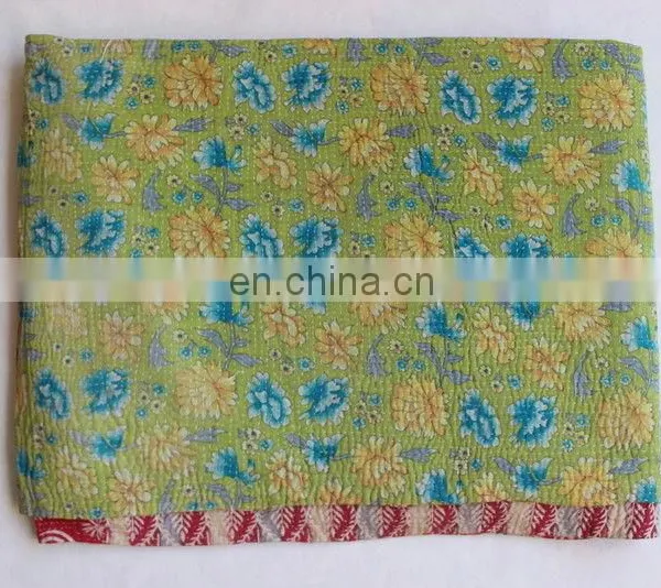 Quilt Handmade Reversible Kantha Throw Vintage Bedspread Gudari Quilted Sheet photo-3