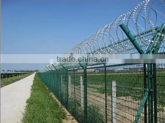 CBT-65 Hot Dipped Galvanized Razor Barbed Wire Mesh photo-3