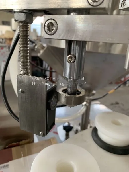 FGF-5 Semi Auto Laminated Plastic Tube Filling and Sealing Machine photo-2