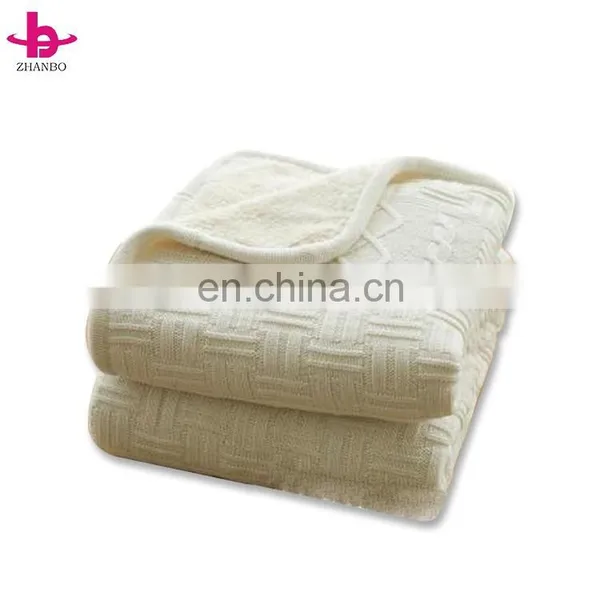 China Supplier Large Size 100% Polyester, Shu Velvet 2 in 1 Weighted Grey Elegant Cable Knit Fluffy Throw Blanket photo-2
