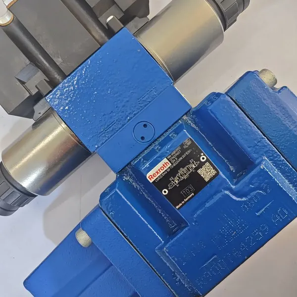 Rexroth 4WRZE16W8-150-7X/6EG24N9EK31/F1D3M Proportional Directional Valve R900757605 photo-2