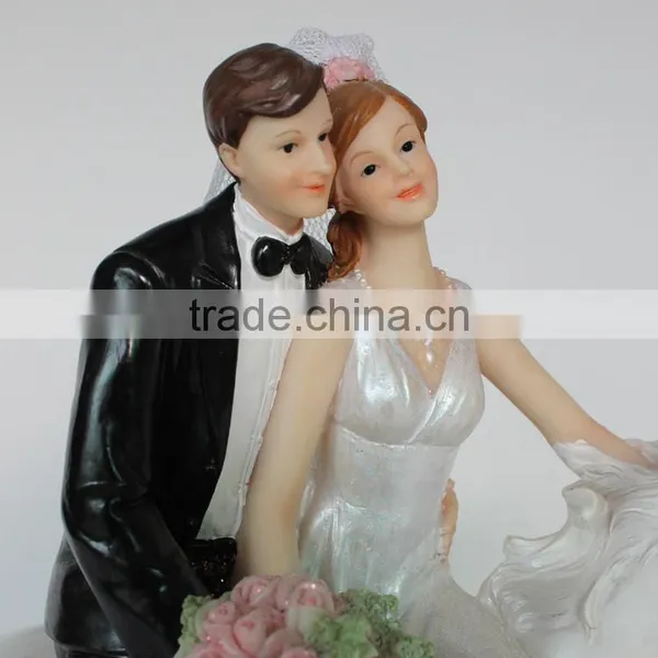 Lovely Cake Topper Couple Resin Figure photo-2