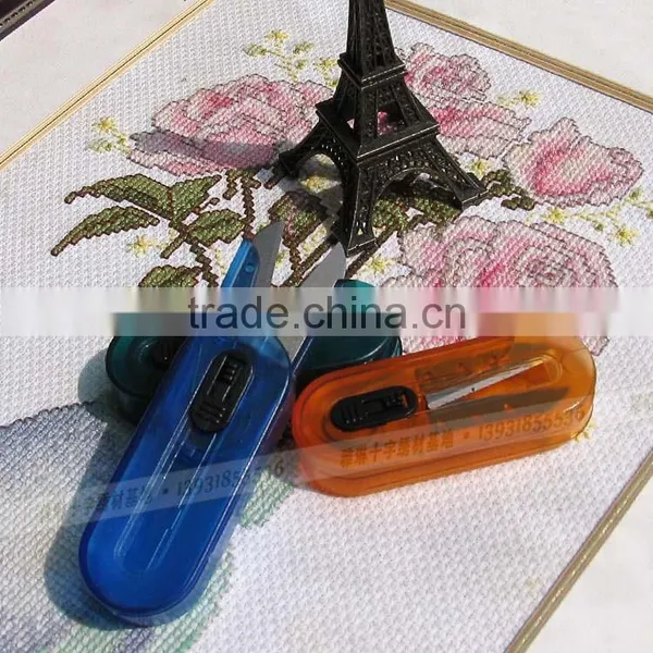 Wholesale Sewing Craft Tools Mini Scissors With Cap for Cross Stitch photo-4