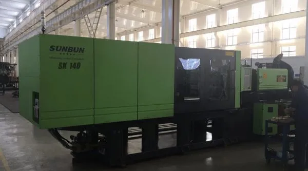 China Sunbun 140T Small Automatic Plastic Injection Molding/ Moulding Machine With Servo Motor photo-2