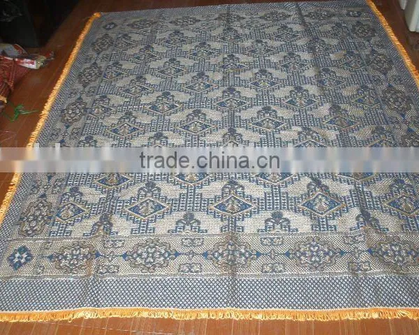 Jacquard Gold Thread Blanket
