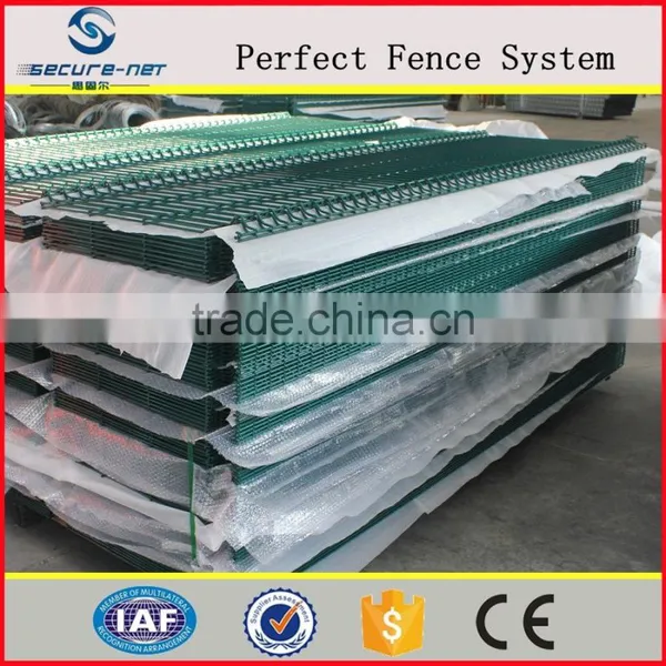 Pvc Coated Garden Curved Fence Panel photo-4