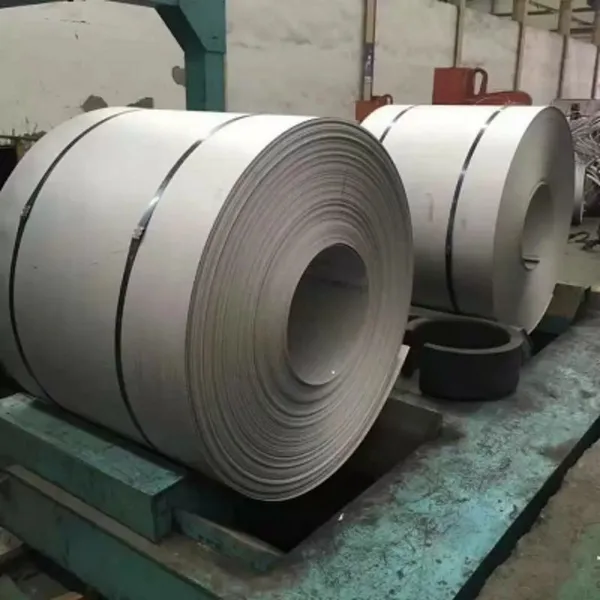 ASTM AISI SUS Bobinas de acero inoxidable 2b Ba 8K Espejo laminado en frío 201 301 304 304L 316 316L 309S 409 410 430 904L 2205 2507 Bobinas de acero inoxidable