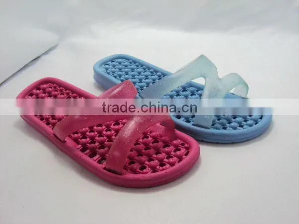 C1309224 UNISEX PVC BATHROOM SLIPPERS WITH HOLE
