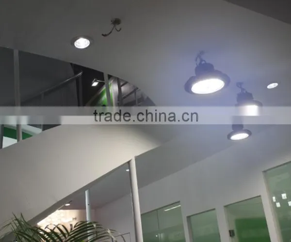 100w SNC Top Quality UL CUL DLC List Dimmable UFO Led High Bay Light to Replace 250w Mental Halide Lamp photo-3