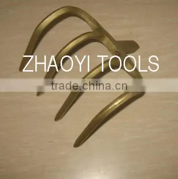 1000054 High Quality Forging Garden Curved Fork Weeding Rake photo-2