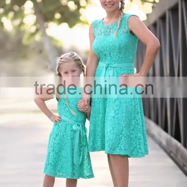 2015 Fashion Mommy and me A-line Lace Dress Design Green Color Lace Dress