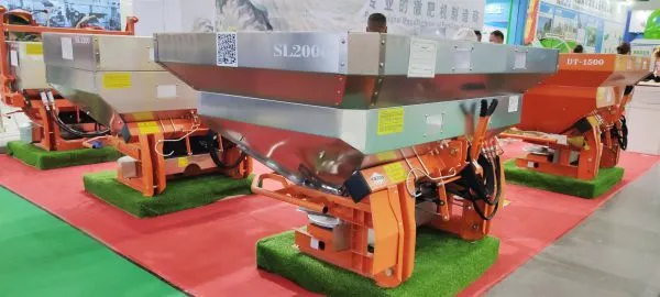Agricultural Tractor Mounted PTO Double-disc Fertilizer Spreader photo-5